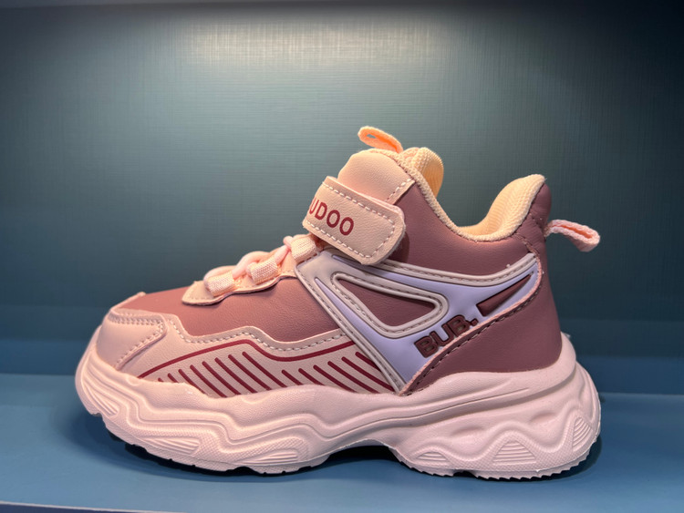 کتونی وارداتی بچگانه ضد اب چسبی برند bubudoo