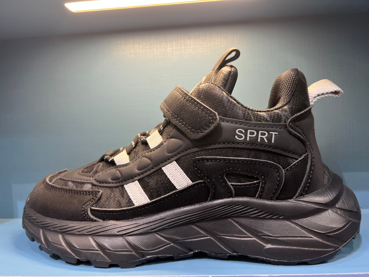 کتونی وارداتی بچه گانه ضد اب برند sport
